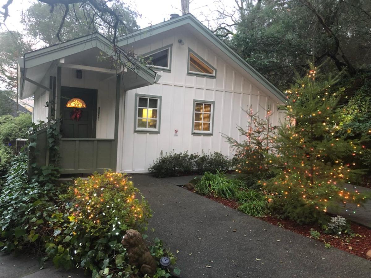 Foothill House Bed & Breakfast 4*