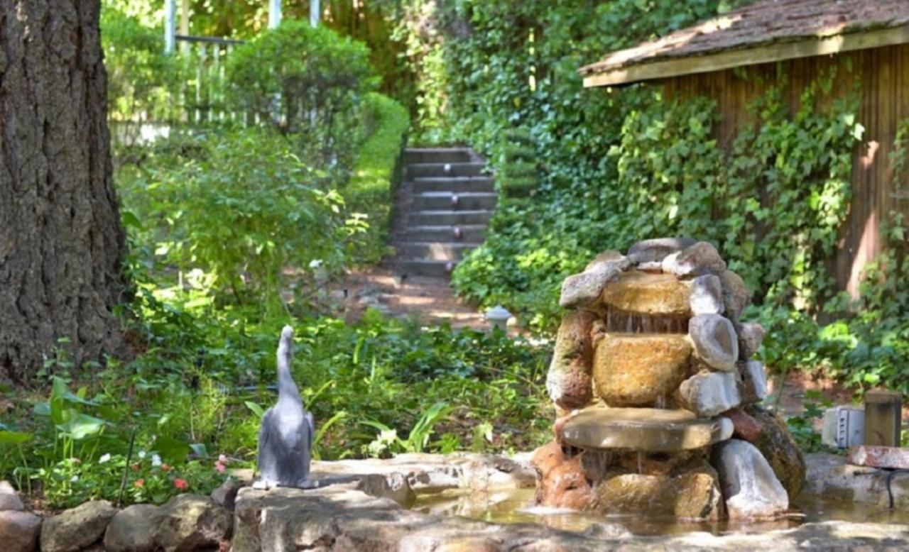 Foothill House 4*