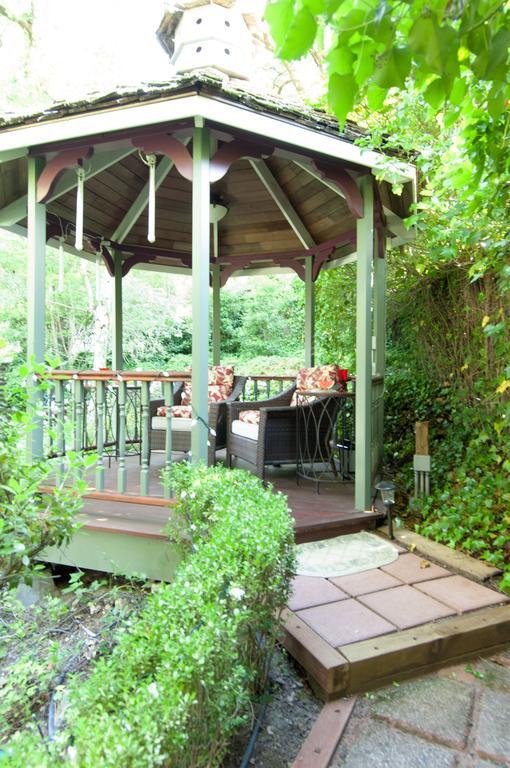 Bed and breakfast Foothill House 4*